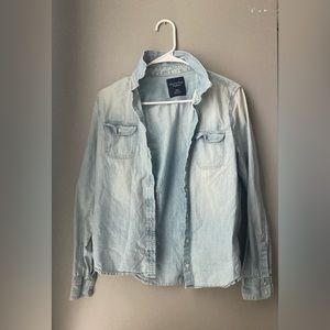 American Eagle Outfitters jean jacket Size M